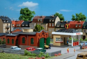 Stacja benzynowa z warsztatem, Auhagen 12227