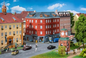 Kamienica narożna z Tattoostudio, Faller 130138