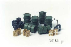 German Fuel Drum Set, Tamiya 35186